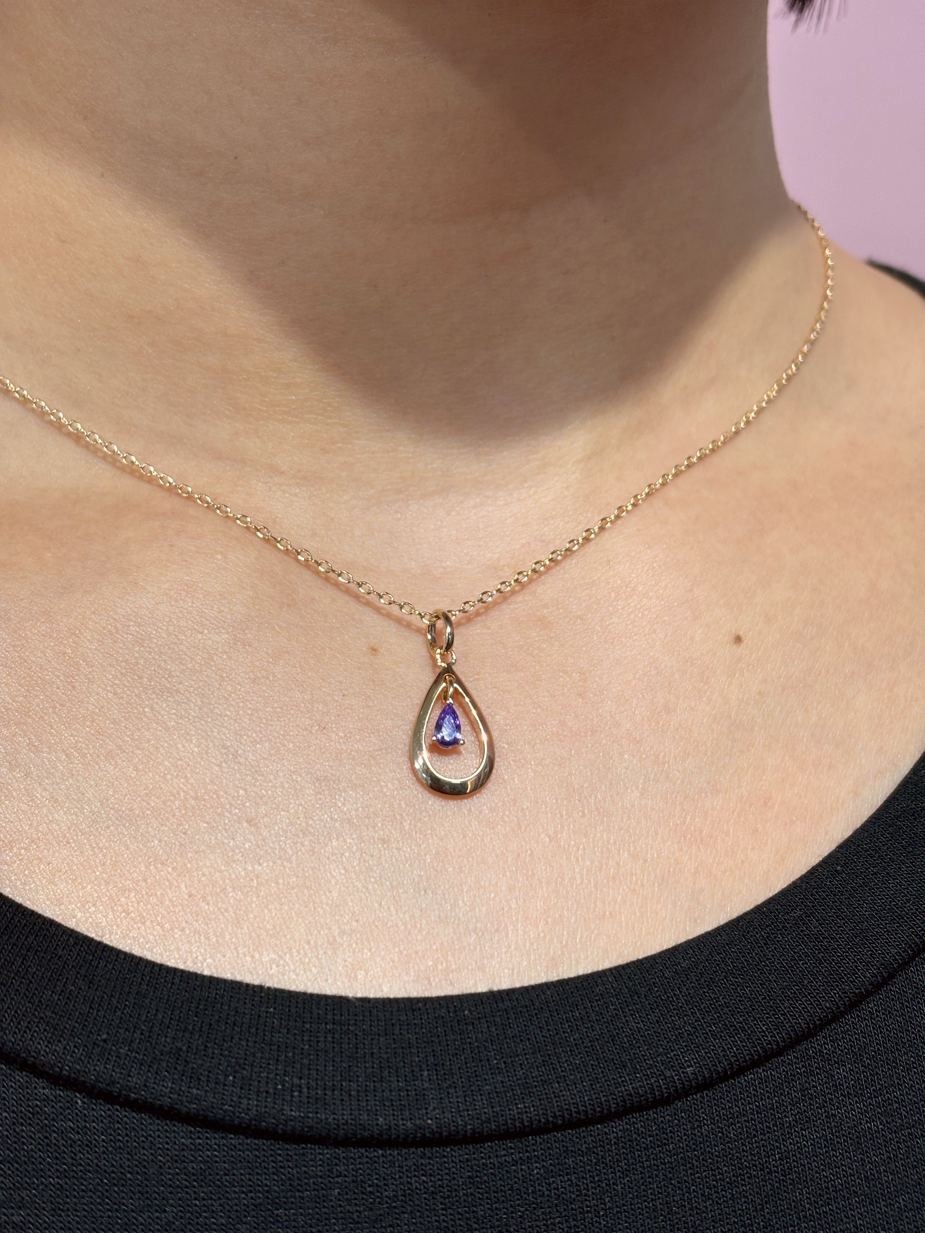 18ct Gold Teardrop Pendant Necklace | Dorina
