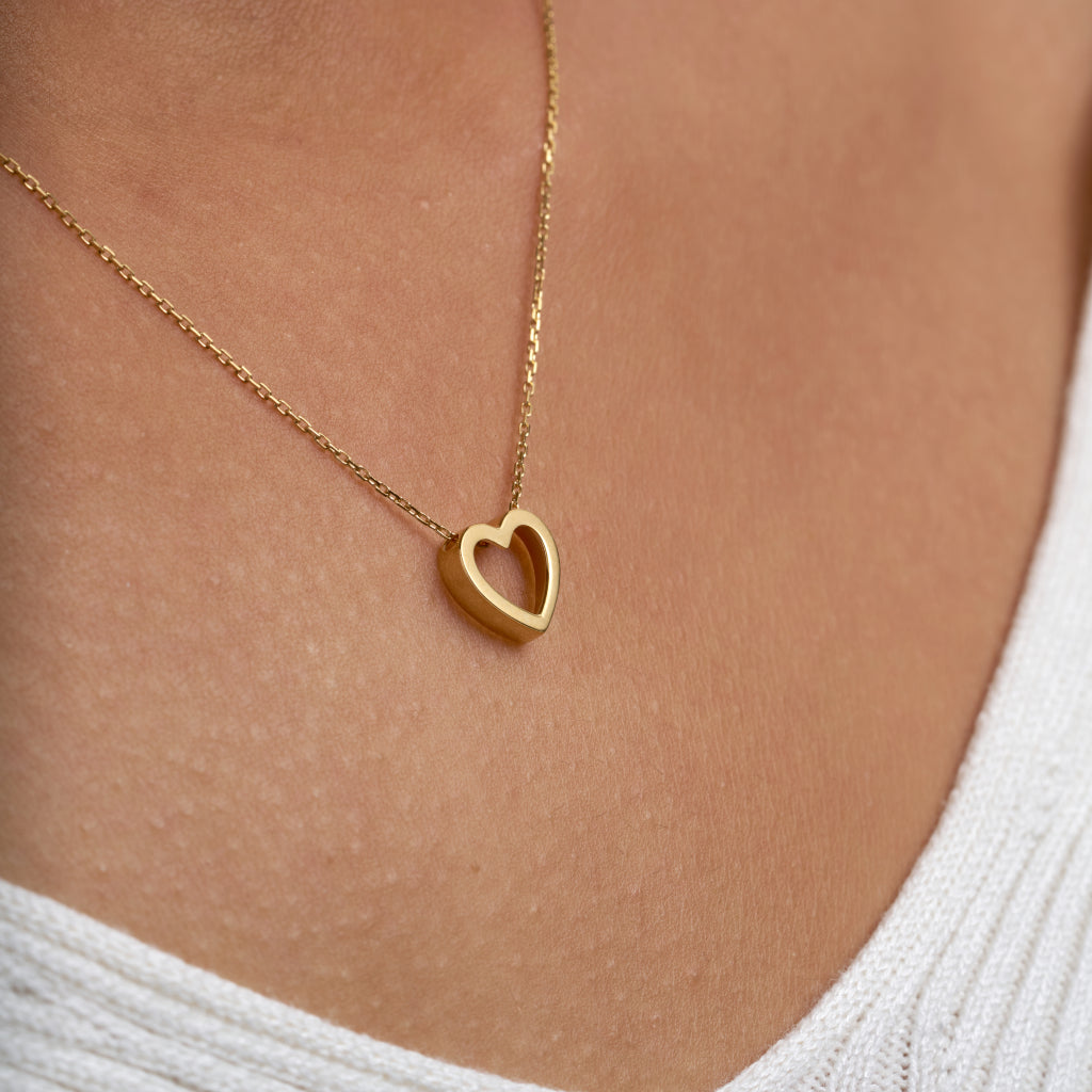 9 Carat Gold Heart Detail Necklace
