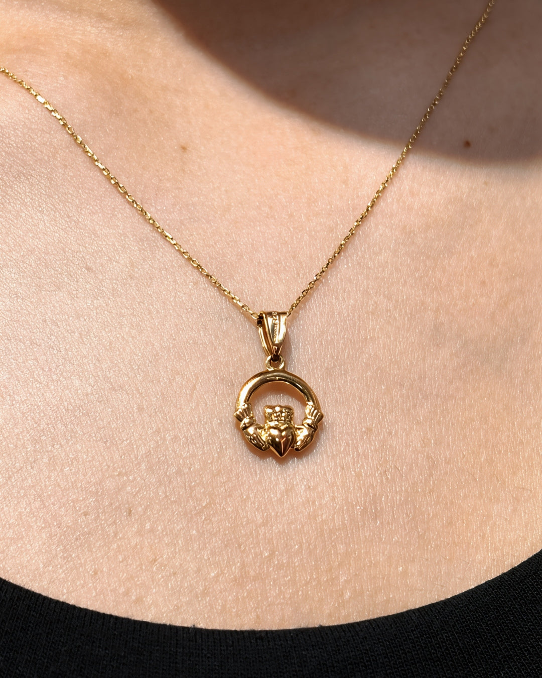 9ct Gold Claddagh Cable Chain Necklace | Aoife