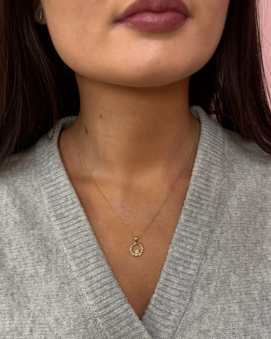 9ct Gold Light Claddagh Pendant Necklace