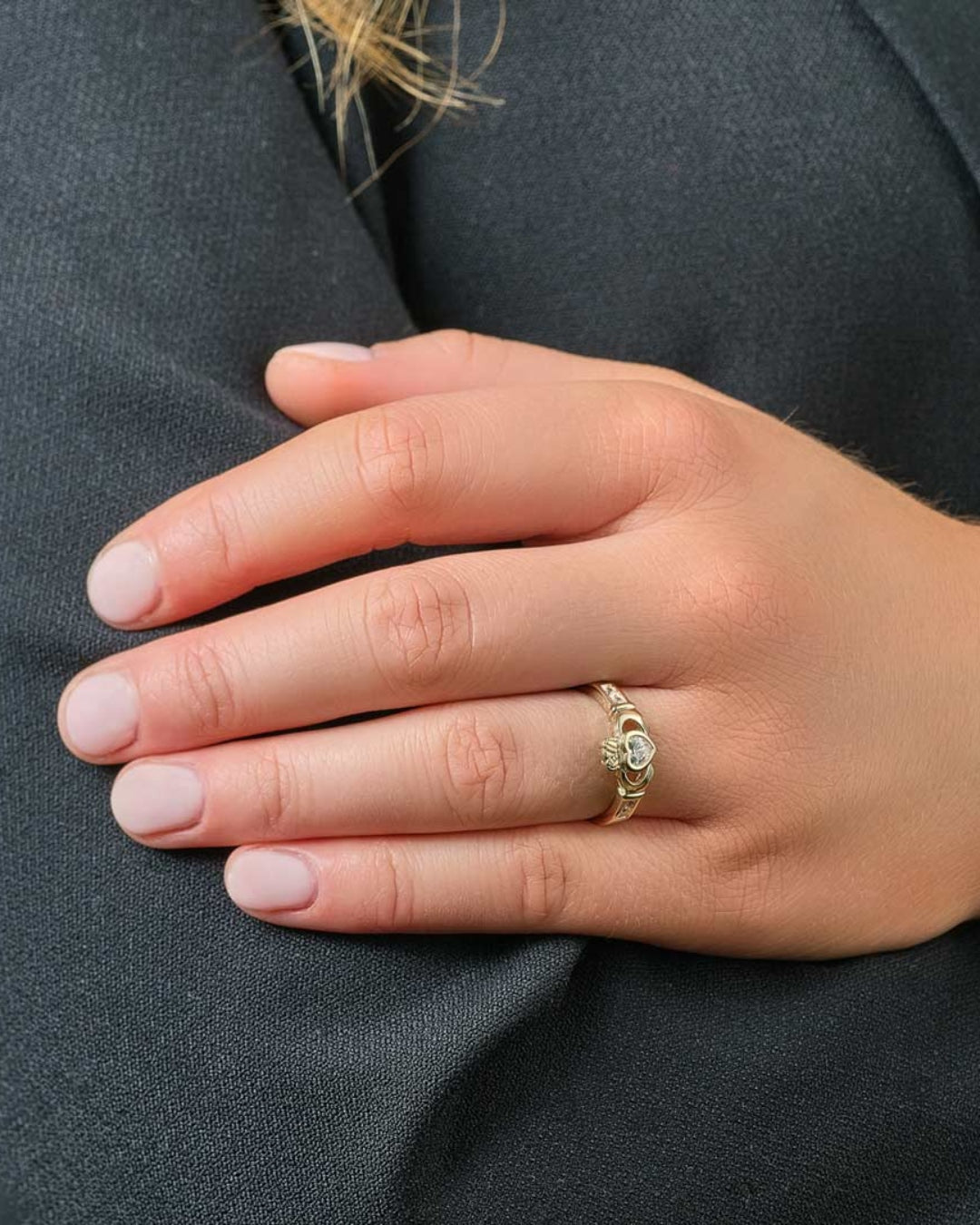 9ct Gold Cubic Zirconia Claddagh Ring | Solvar