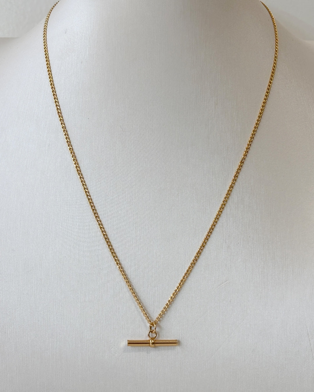 9ct Gold Curb Chain Classic T-Bar Pendant Necklace | Recife