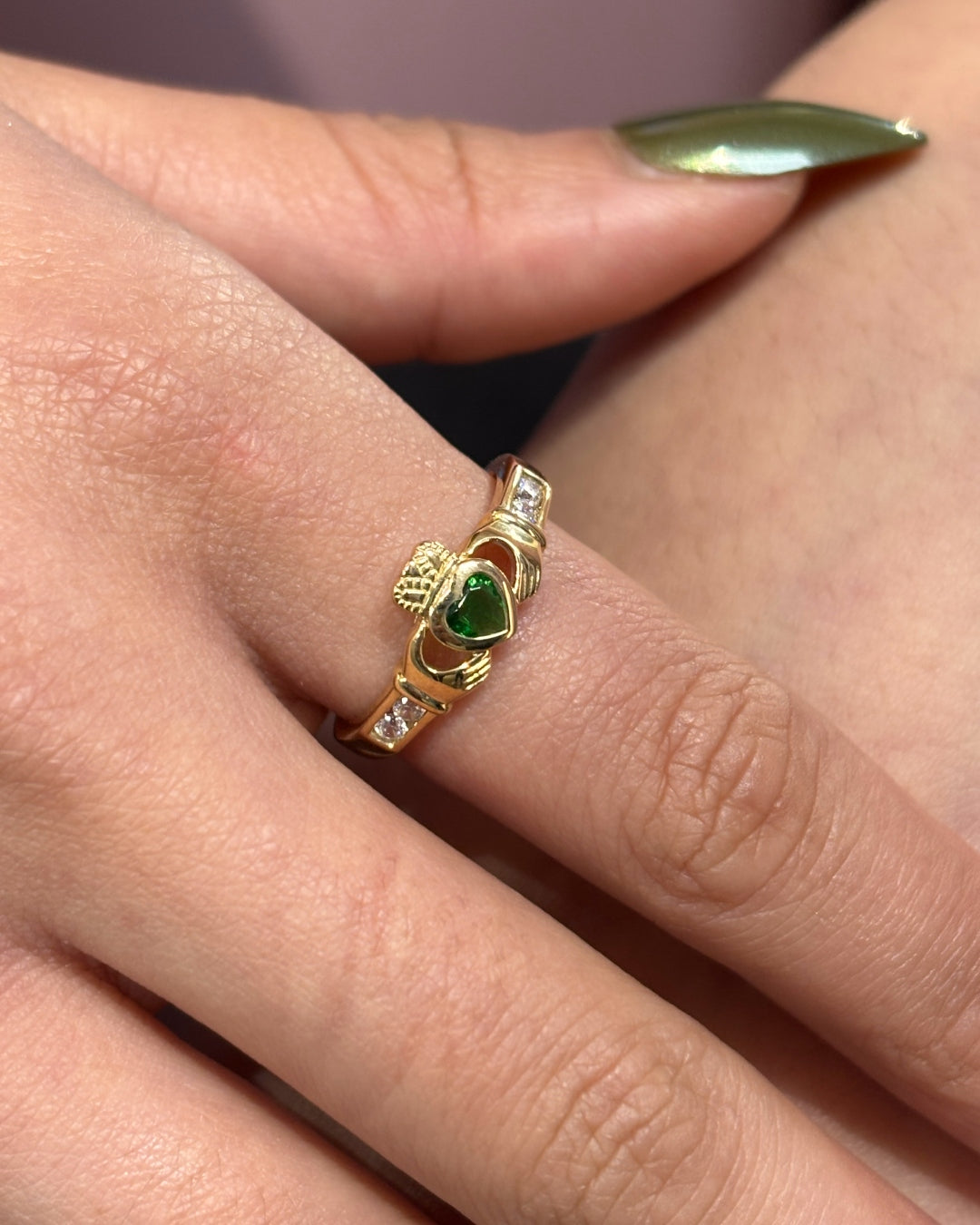 9ct Gold Emerald & Cubic Zirconia Claddagh Ring | Solvar