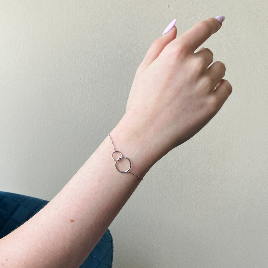 Avila Silver Interlocking Circles Bracelet