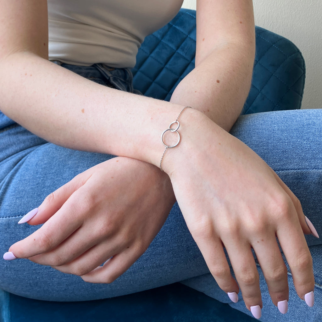 Avila Silver Interlocking Circles Bracelet