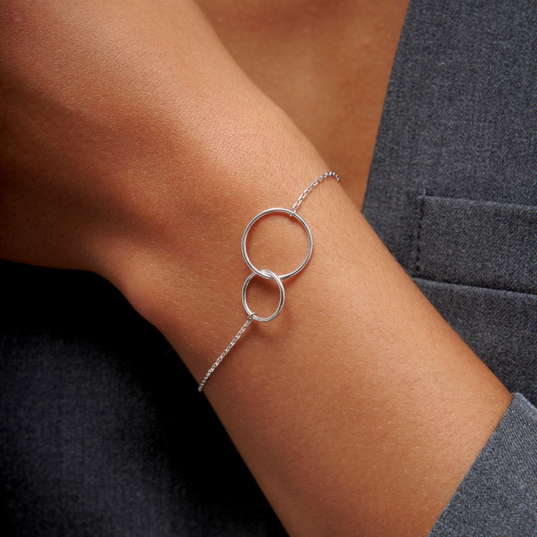 Sterling Silver Interlocking Circles Bracelet | Avila