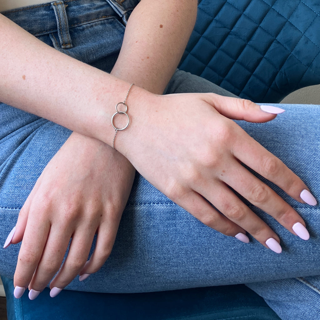 Avila Silver Interlocking Circles Bracelet