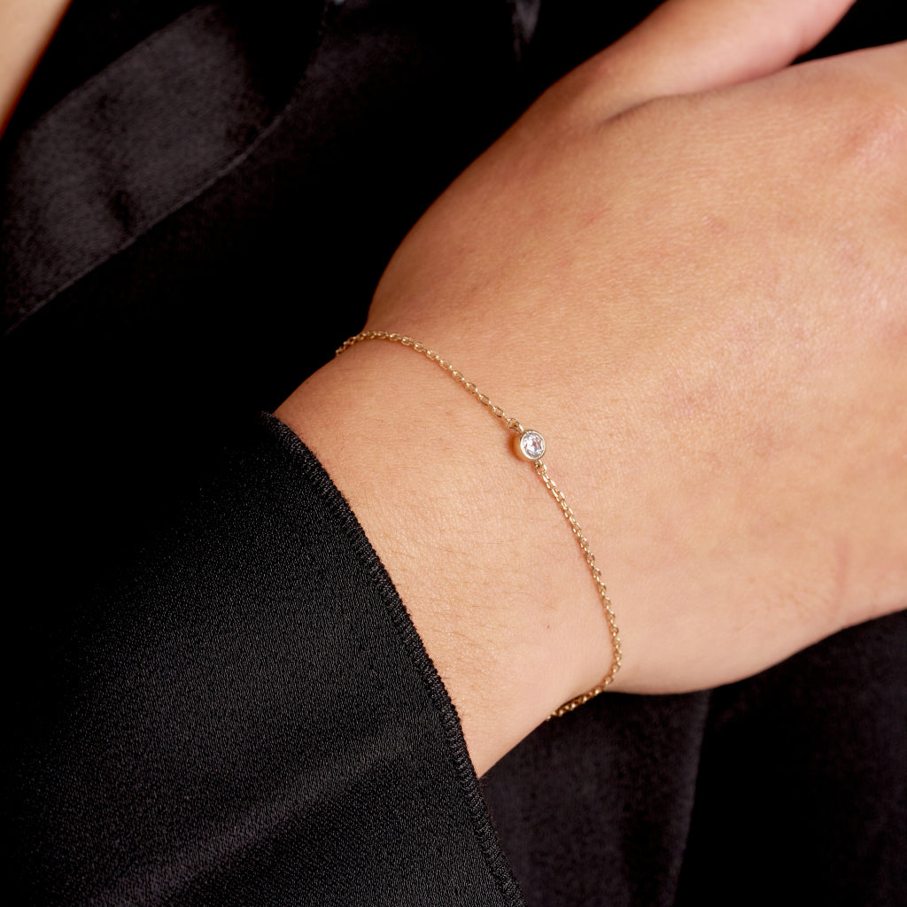 Gold Delicate Circle Stone Bracelet