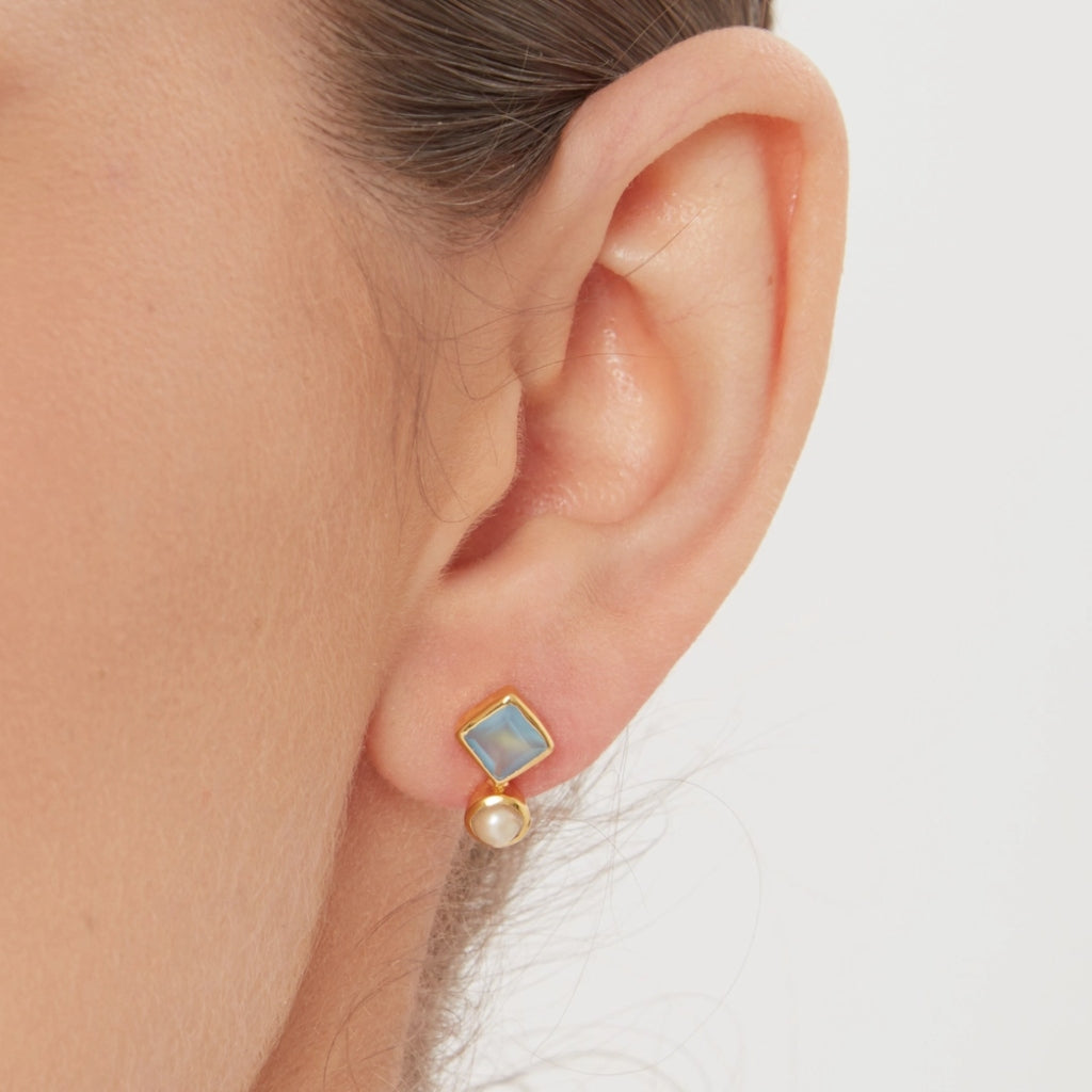 Gold Square & Circle Stud Earrings | Freya | Noyre