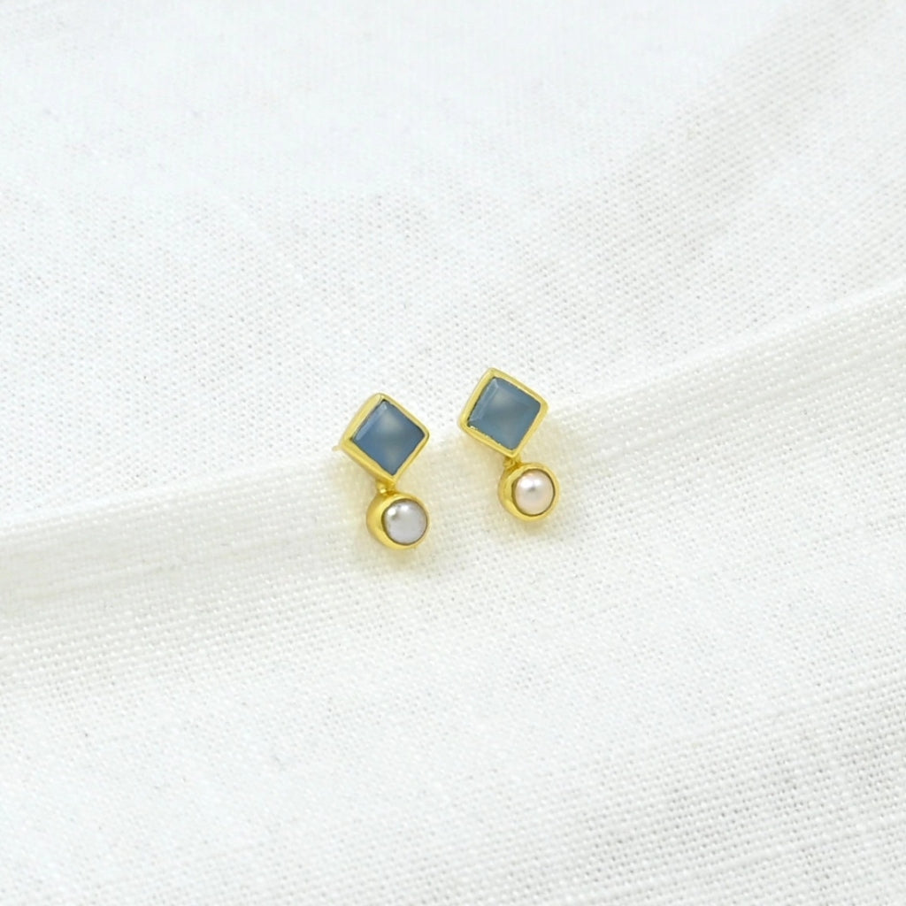 Gold Square & Circle Stud Earrings | Freya | Noyre
