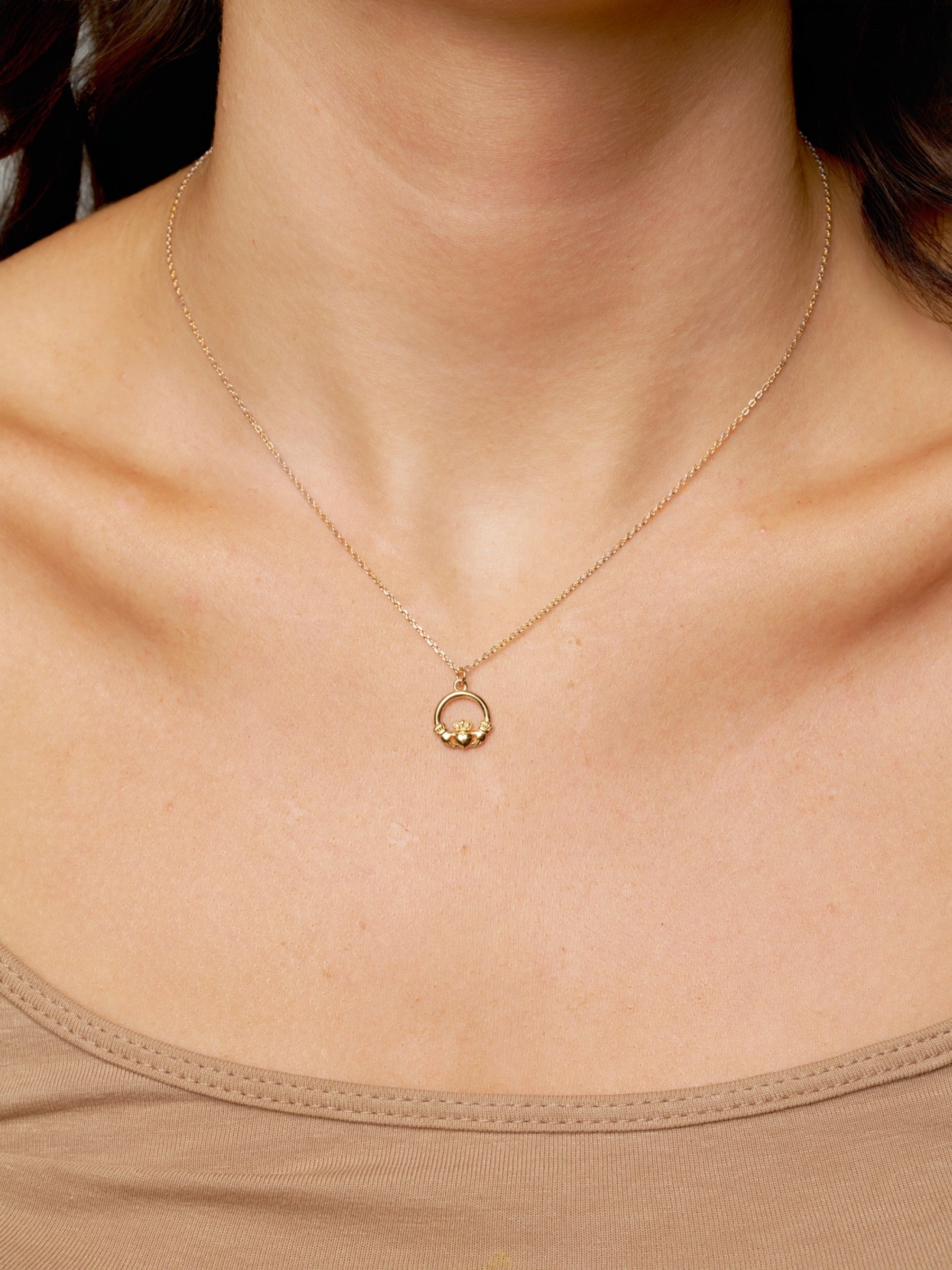 Gold Claddagh Necklace | Tara