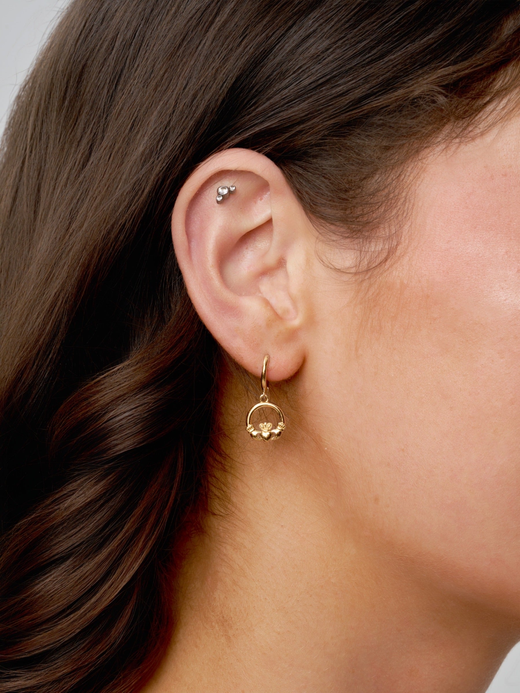 Gold Claddagh Charm Earrings | Fiadh