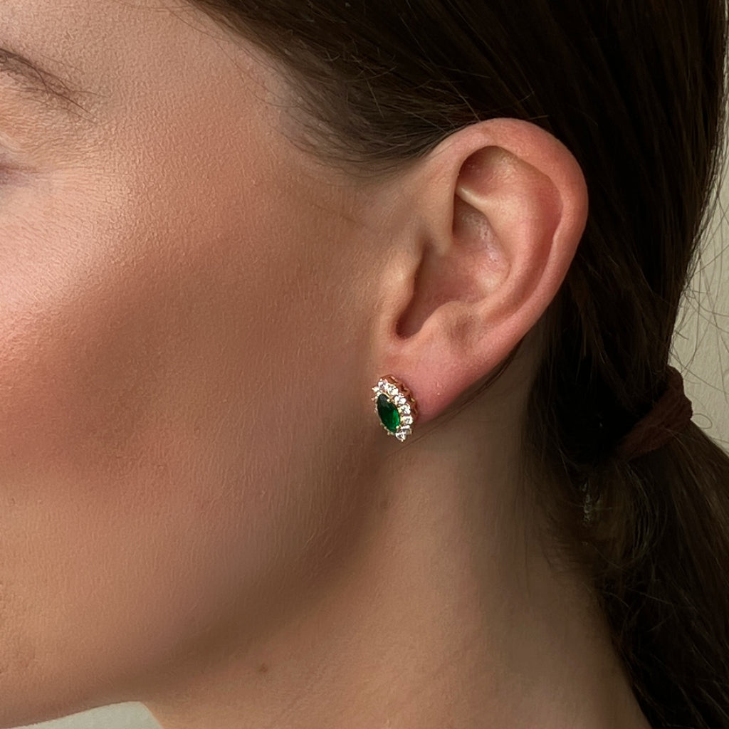 Kari Gold Oval Cluster Stud Earrings