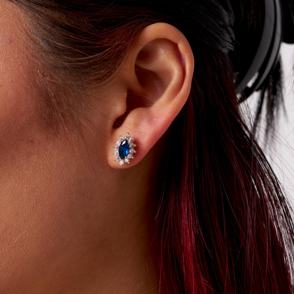 Gold Oval Cluster Stud Earrings 