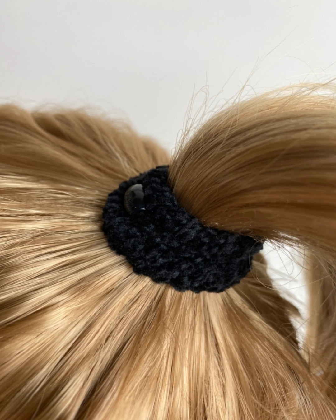 Kknekki Hair Tie | Velvet | Black
