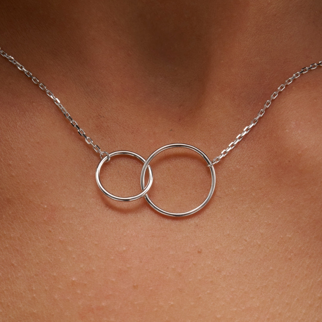 Sterling Silver Interlocking Circles Necklace | Siena