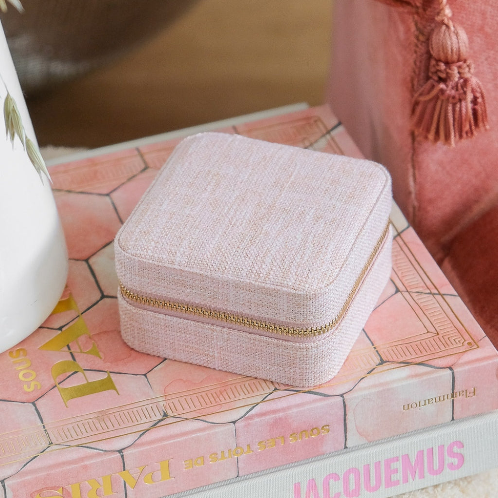 Square Jewellery Case | Corinne | Linen | Maison Scarlett