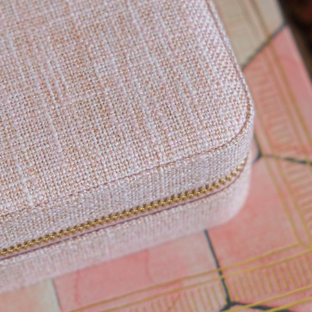 Square Jewellery Case | Corinne | Linen | Maison Scarlett