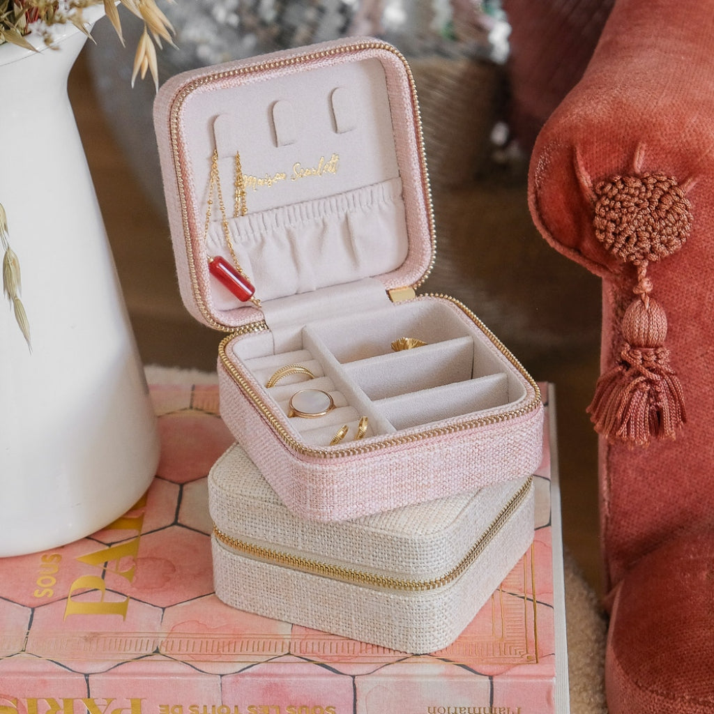 Square Jewellery Case | Corinne | Linen | Maison Scarlett