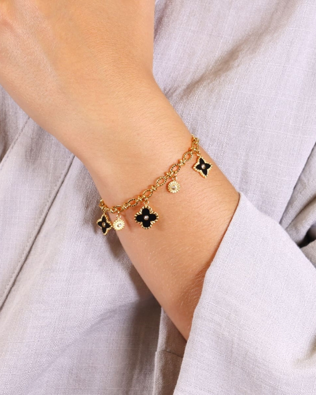Steel Flower Detail Charm Bracelet | Anartxy