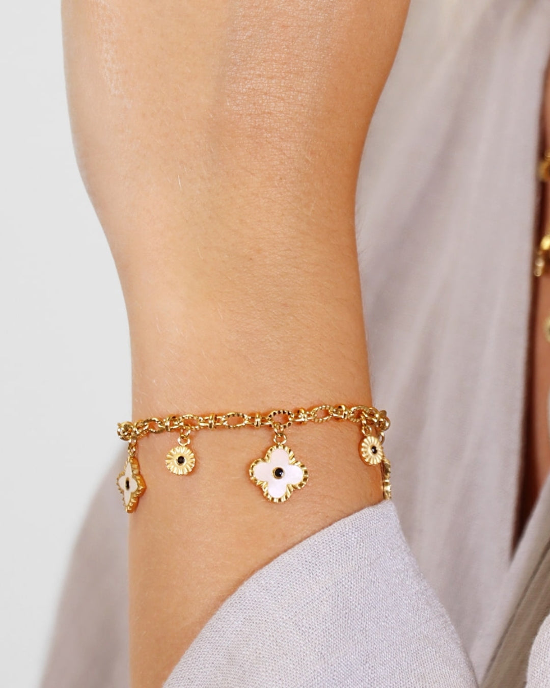 Steel Flower Detail Charm Bracelet | Anartxy