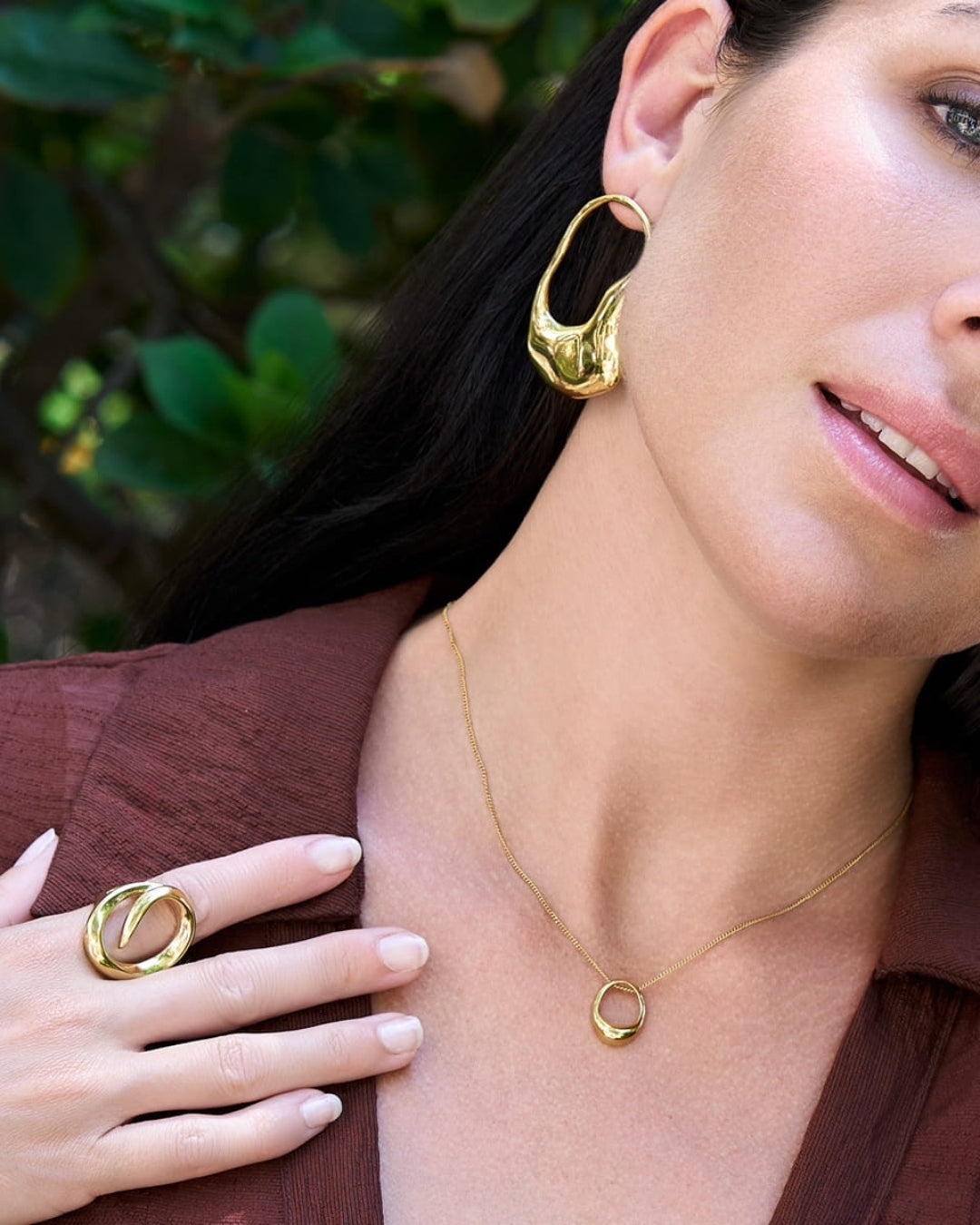 Steel Oval Cut-Out Pendant Necklace | Anartxy