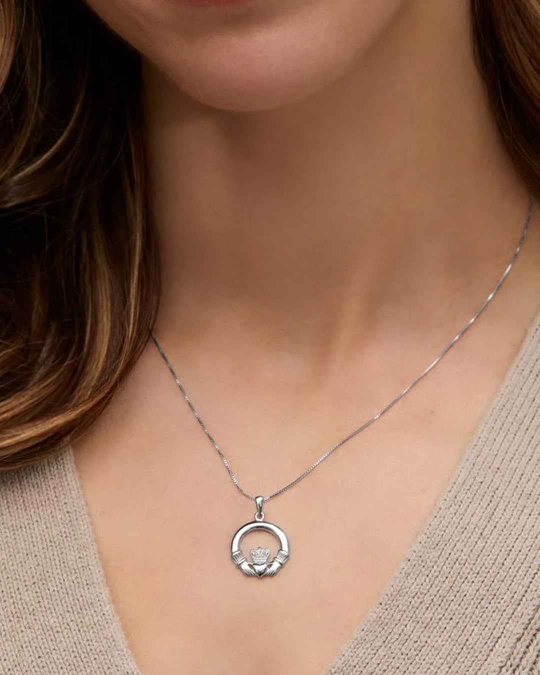 Sterling Silver Claddagh Necklace | Solvar