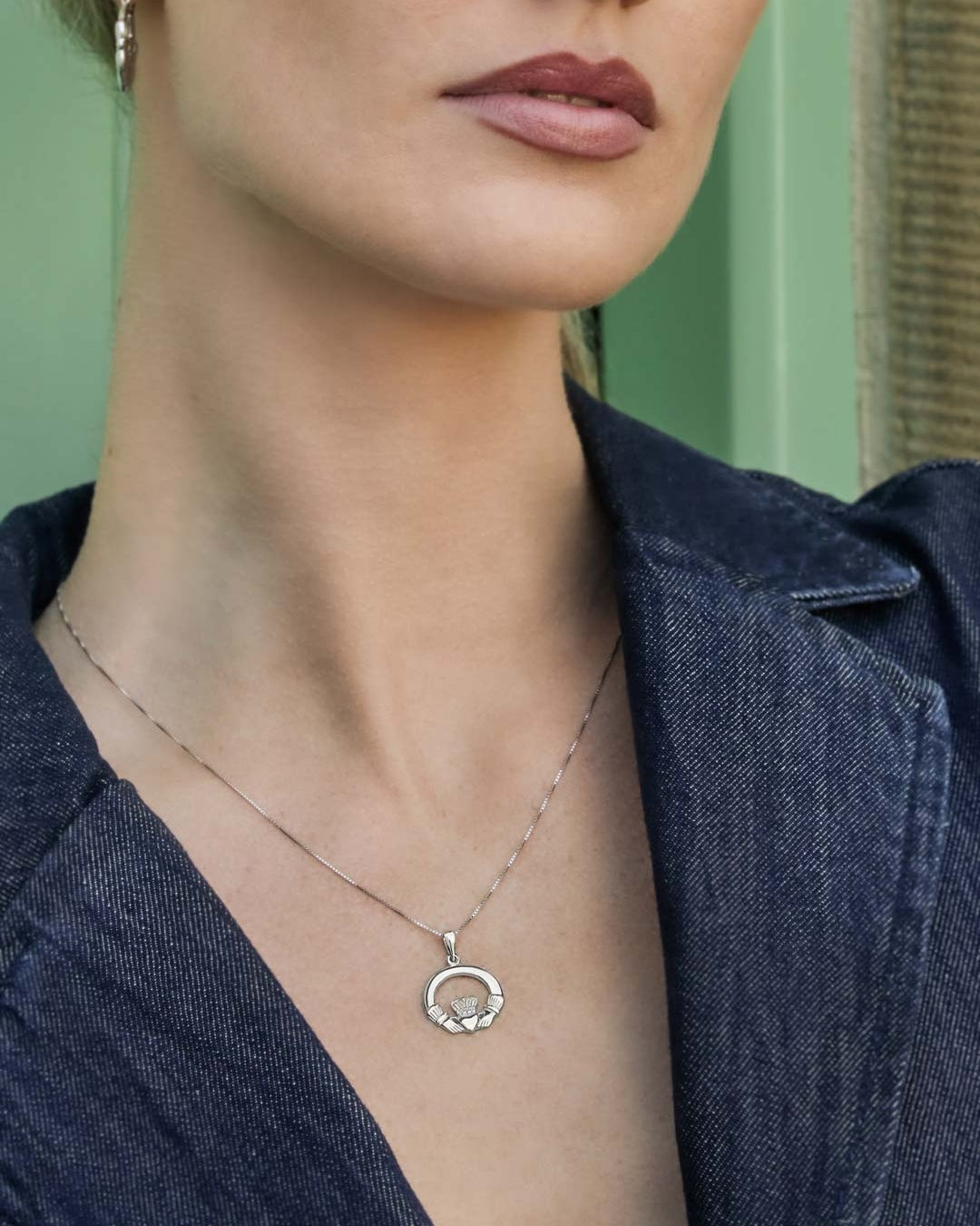 Sterling Silver Claddagh Necklace | Solvar