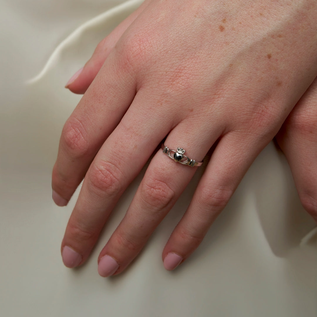 Sterling Silver Dainty Claddagh Ring | Dearbhla