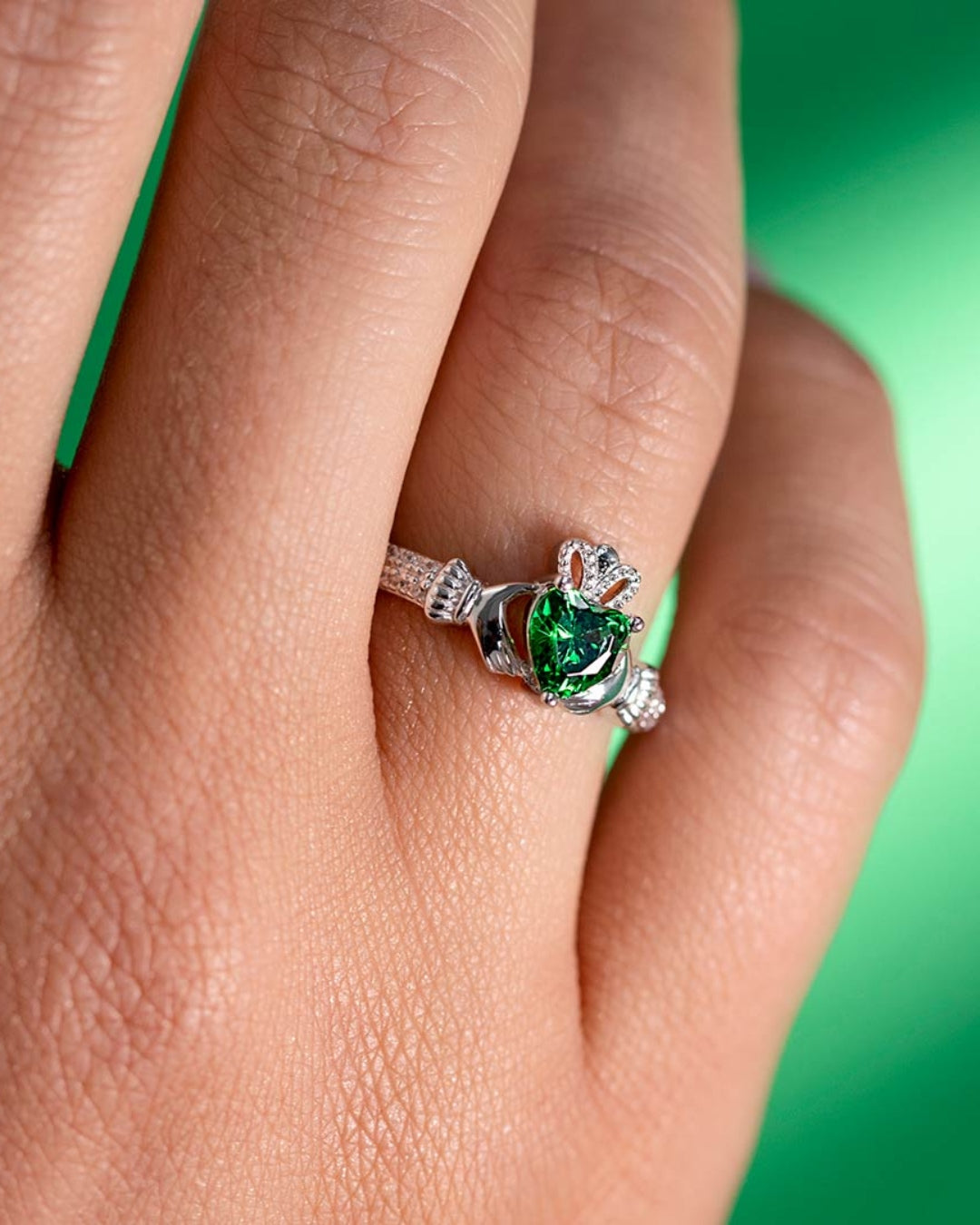 Sterling Silver May Birthstone Emerald Claddagh Ring | Solvar