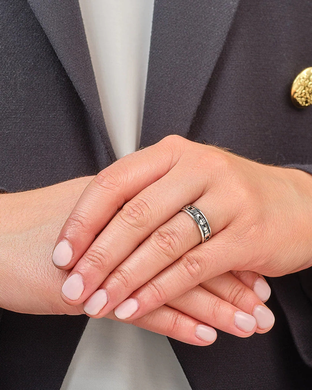 Sterling Silver Oxidised Claddagh Band Ring | Solvar