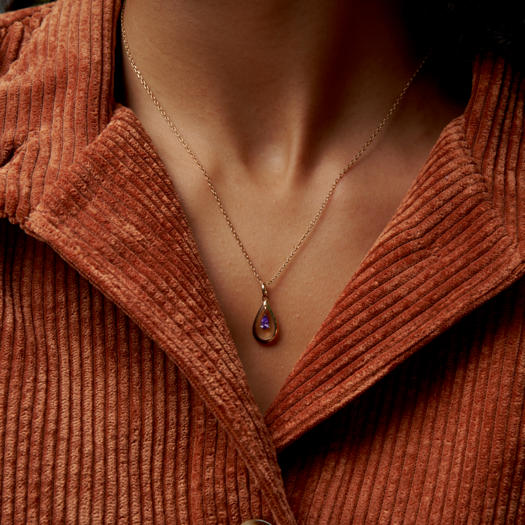 18ct Gold Teardrop Pendant Necklace | Dorina