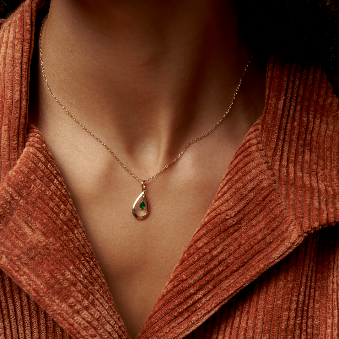 18ct Gold Teardrop Pendant Necklace | Dorina
