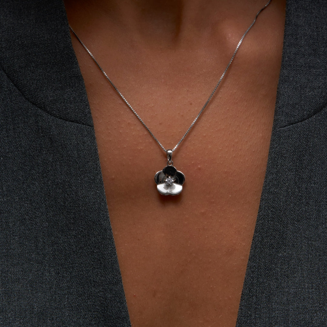 Sterling Silver Flower Pendant Necklace | Arezzo